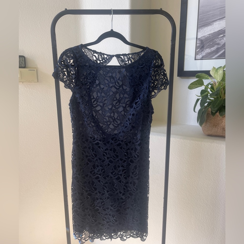Alex + Olivia blue Lace dress with back cutout navy size 12